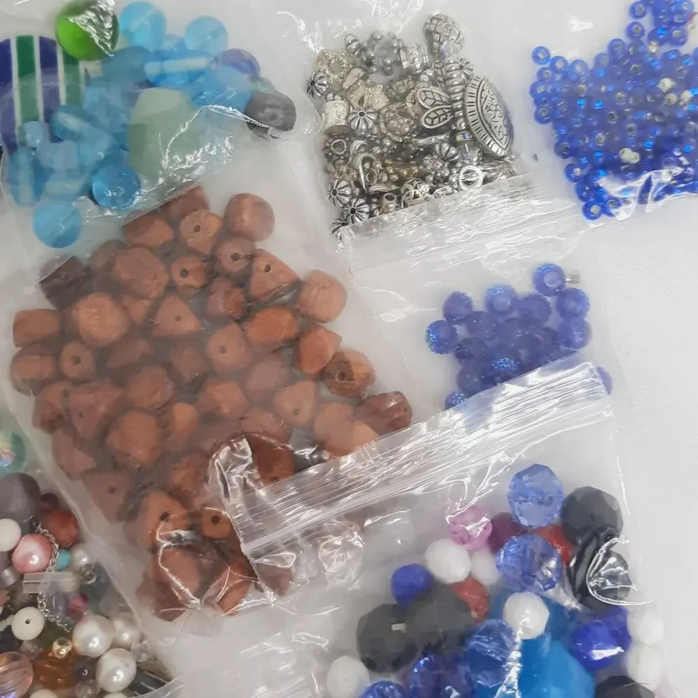 Mixed Lot Jewelry Beads Findings Destash Craft DIY Glass Wood Metal Charms NEW - Picture 8 of 10